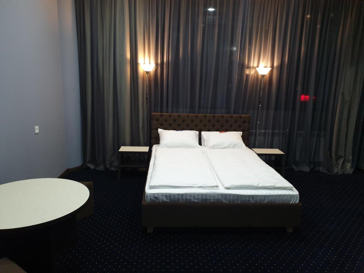 Lex Trend Hotel Irpin Exteriör bild